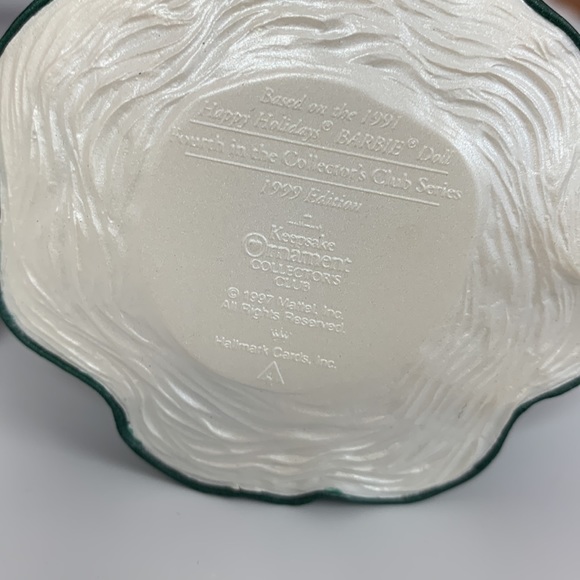 Hallmark Keepsake Ornament Collectors Club Barbie Doll 1999 edition. MIB - Picture 5 of 7